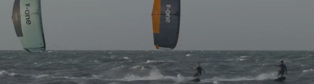 GUIDE 2026 : COMMENT CHOISIR SON MATÉRIEL DE KITESURF